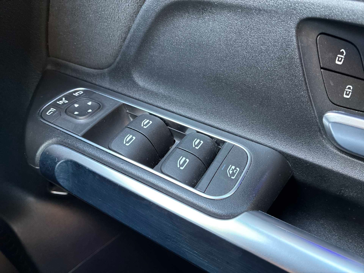 Used Mercedes-Benz GLB 2025 for sale - 78125256: Photo 21