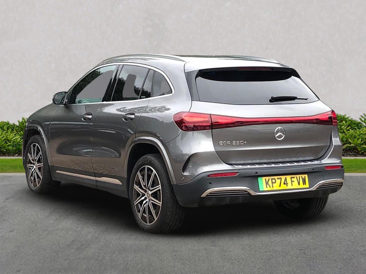 Used Mercedes-Benz EQA 2024 for sale - 76115471: Photo 2
