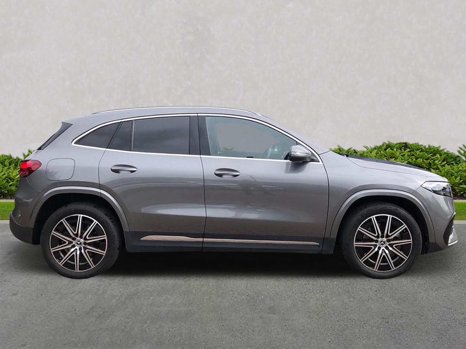 Used Mercedes-Benz EQA 2024 for sale - 76115471: Photo 3