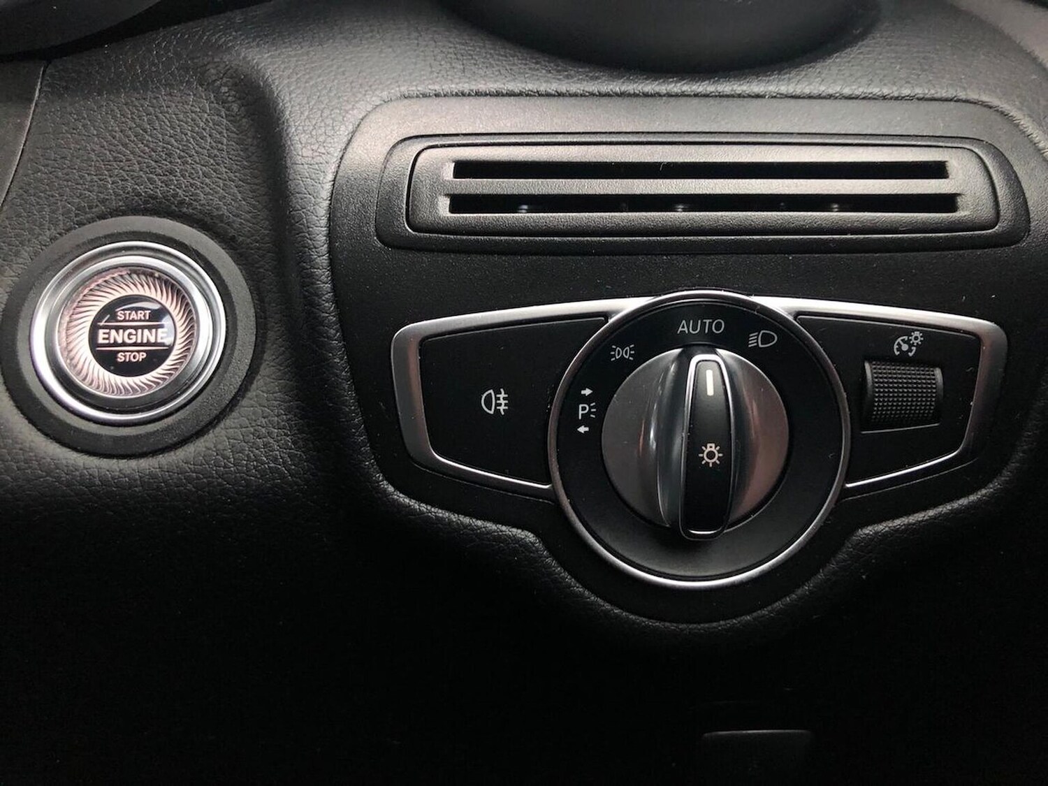 Used Mercedes-Benz GLC 2019 for sale - 76357852: Photo 22