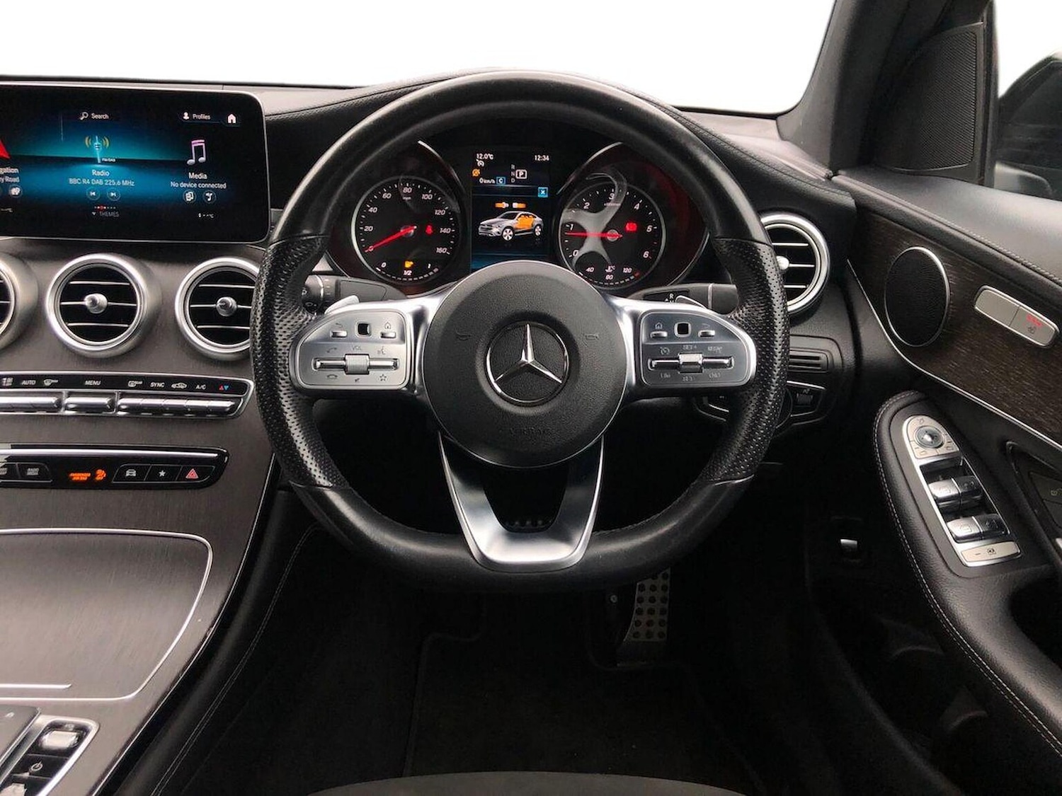 Used Mercedes-Benz GLC 2019 for sale - 76357852: Photo 9