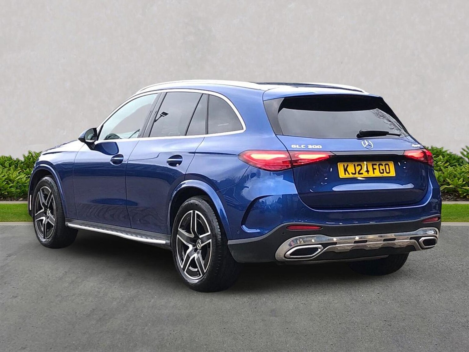 Used Mercedes-Benz GLC 2024 for sale - 76924560: Photo 2