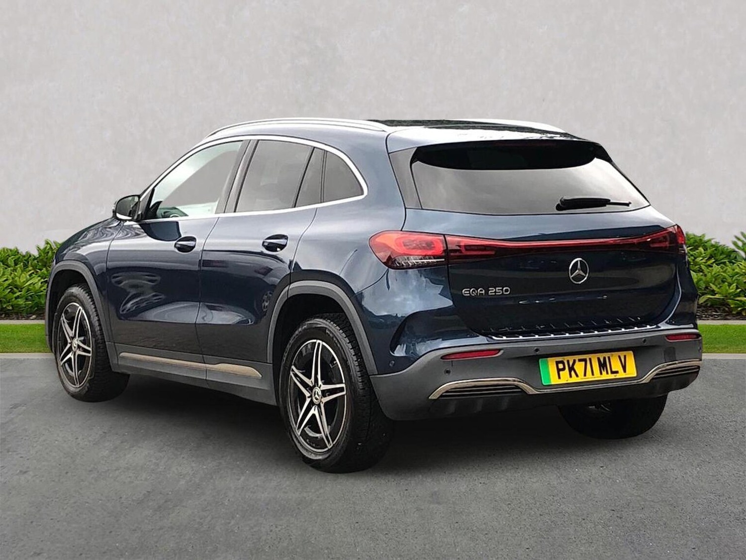 Used Mercedes-Benz EQA 2021 for sale - 76924564: Photo 2