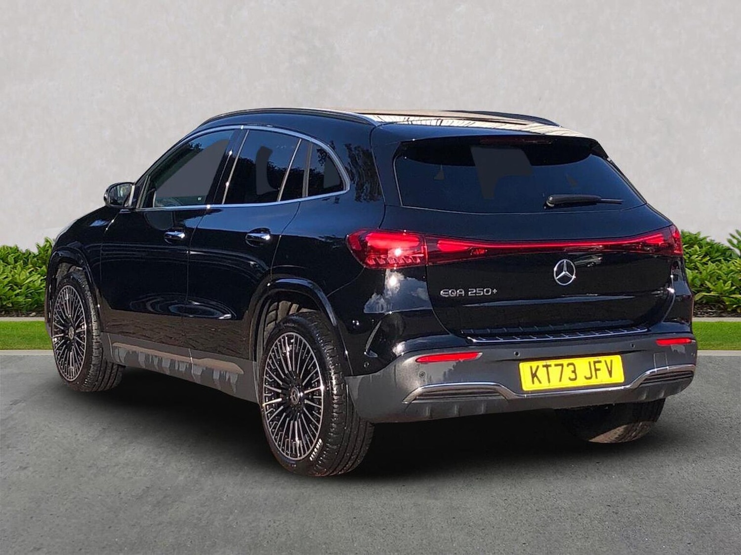 Used Mercedes-Benz EQA 2023 for sale - 76019511: Photo 2