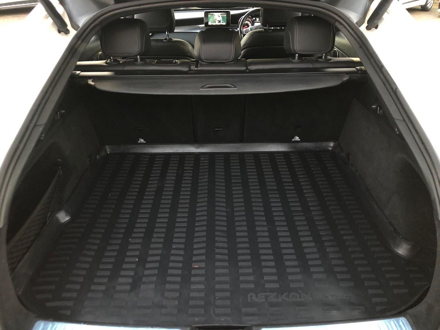 Used Mercedes-Benz GLC 2019 for sale - 76430812: Photo 17