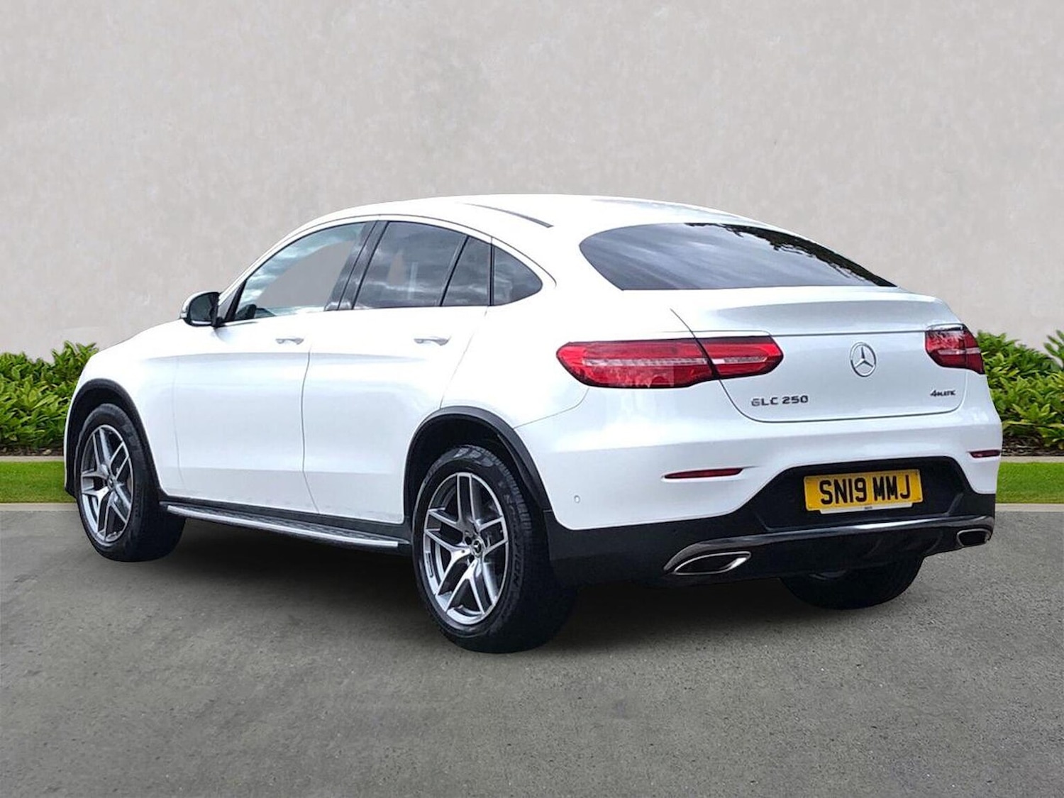 Used Mercedes-Benz GLC 2019 for sale - 76430812: Photo 2