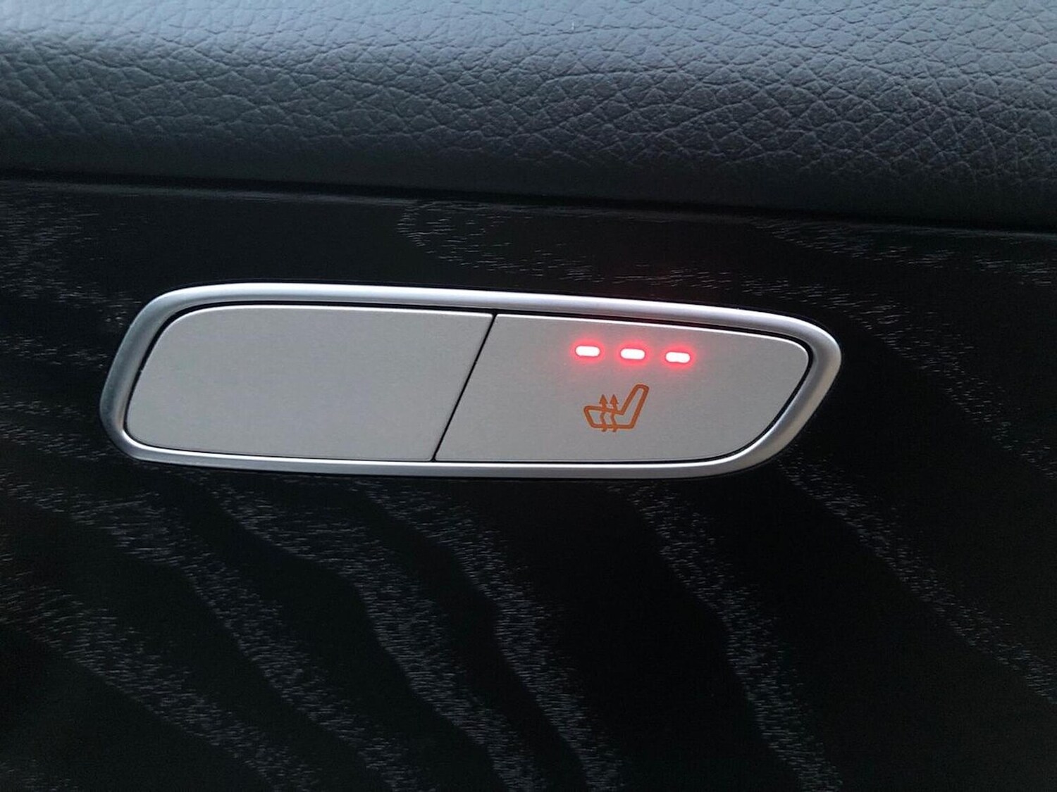 Used Mercedes-Benz GLC 2019 for sale - 76430812: Photo 30