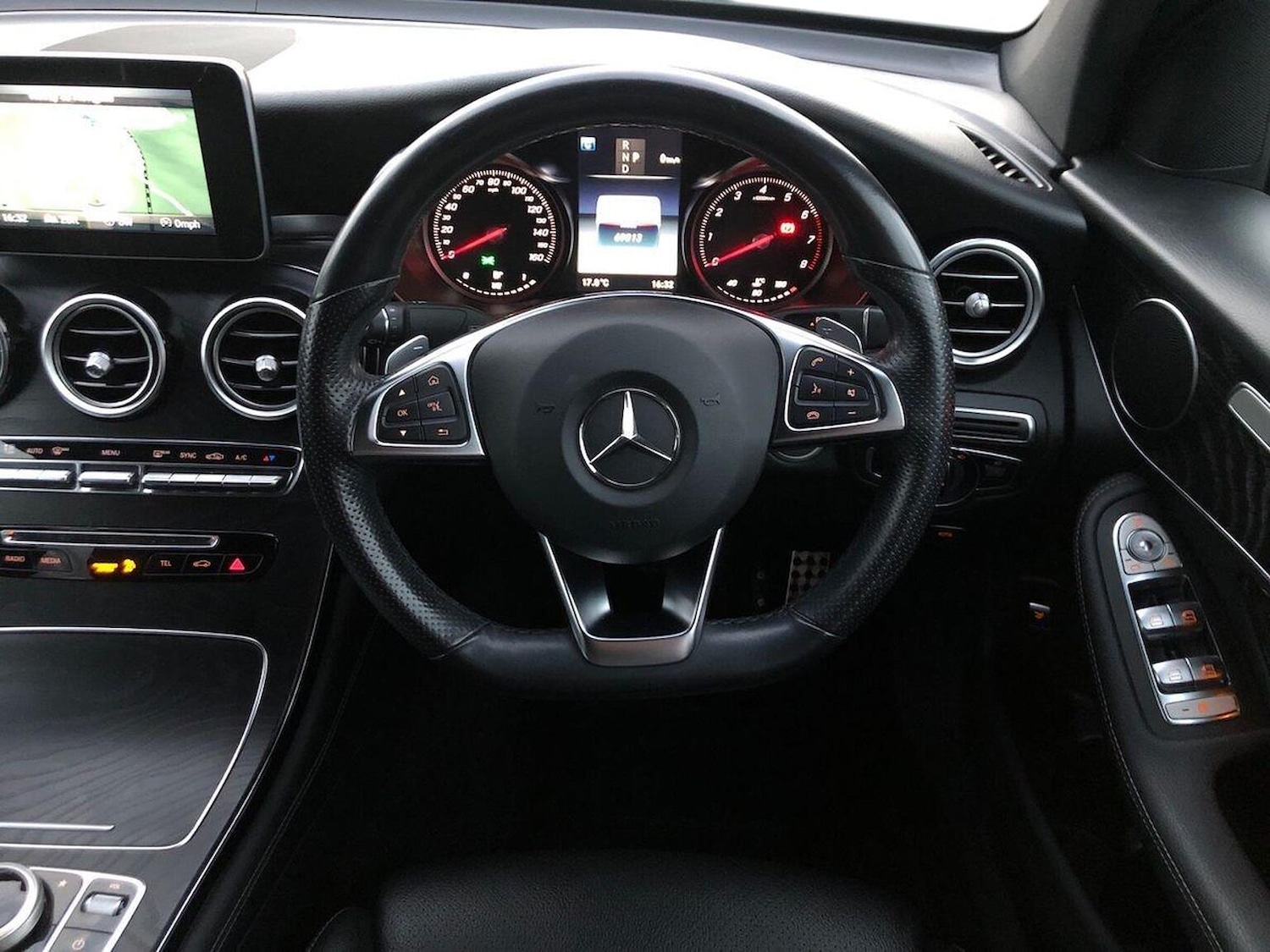 Used Mercedes-Benz GLC 2019 for sale - 76430812: Photo 9