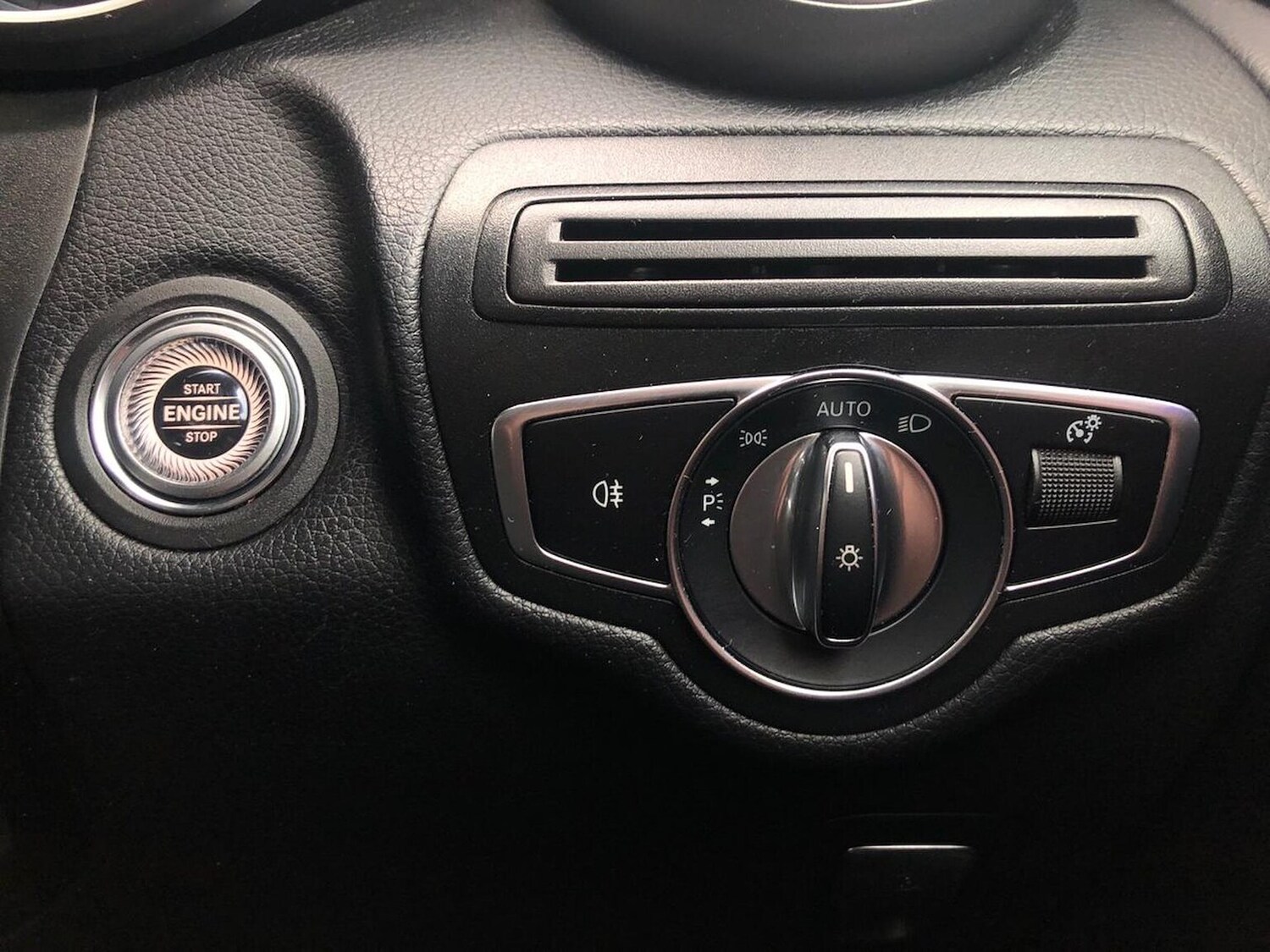 Used Mercedes-Benz GLC 2019 for sale - 76422313: Photo 22