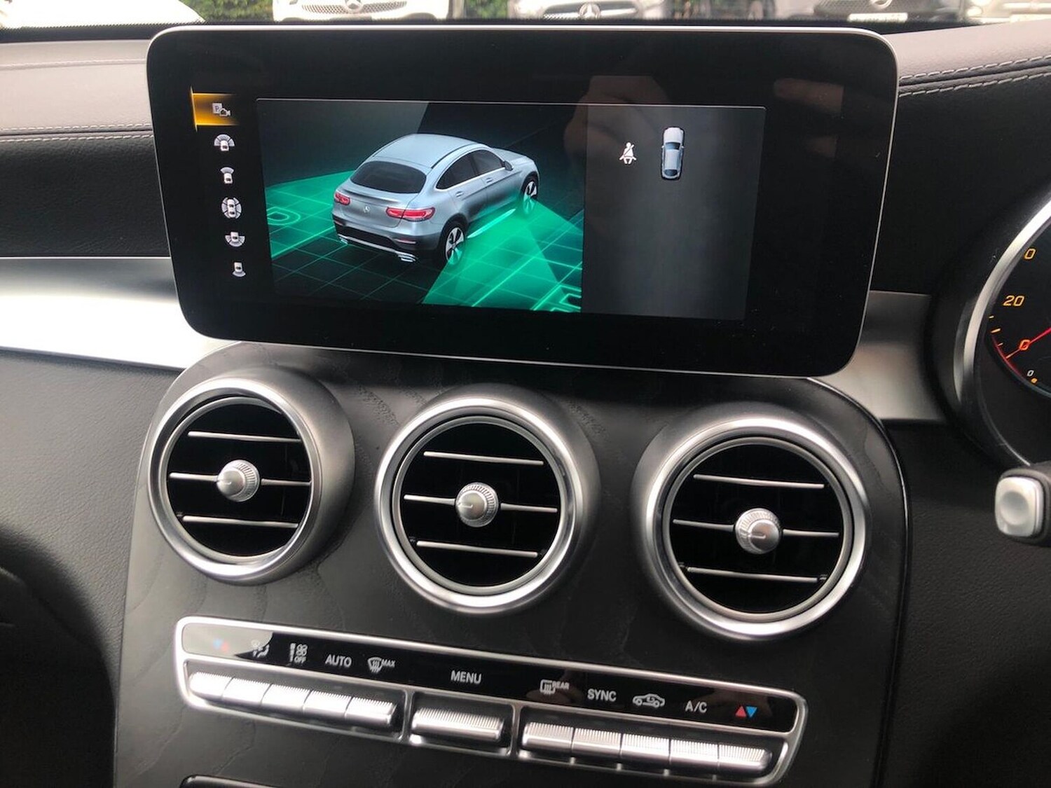 Used Mercedes-Benz GLC 2019 for sale - 76422313: Photo 23