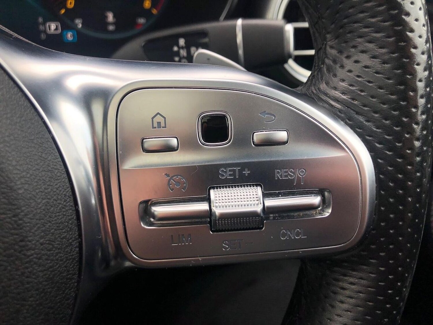 Used Mercedes-Benz GLC 2019 for sale - 76422313: Photo 27