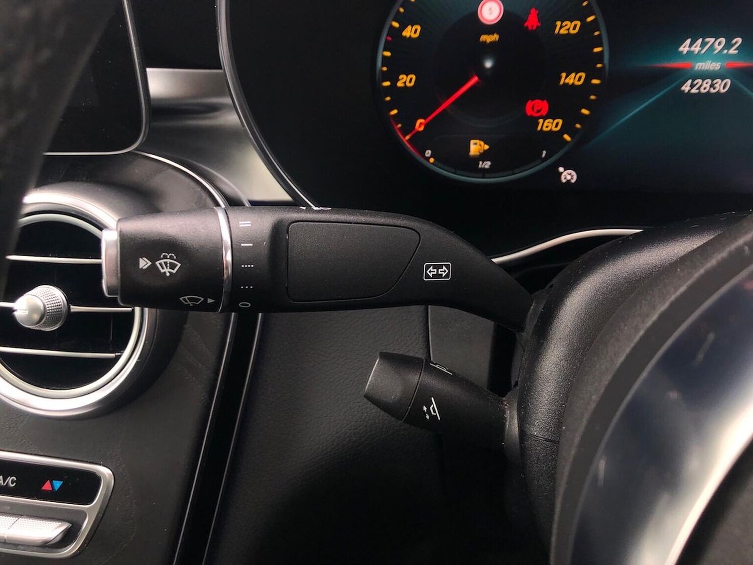 Used Mercedes-Benz GLC 2019 for sale - 76422313: Photo 28