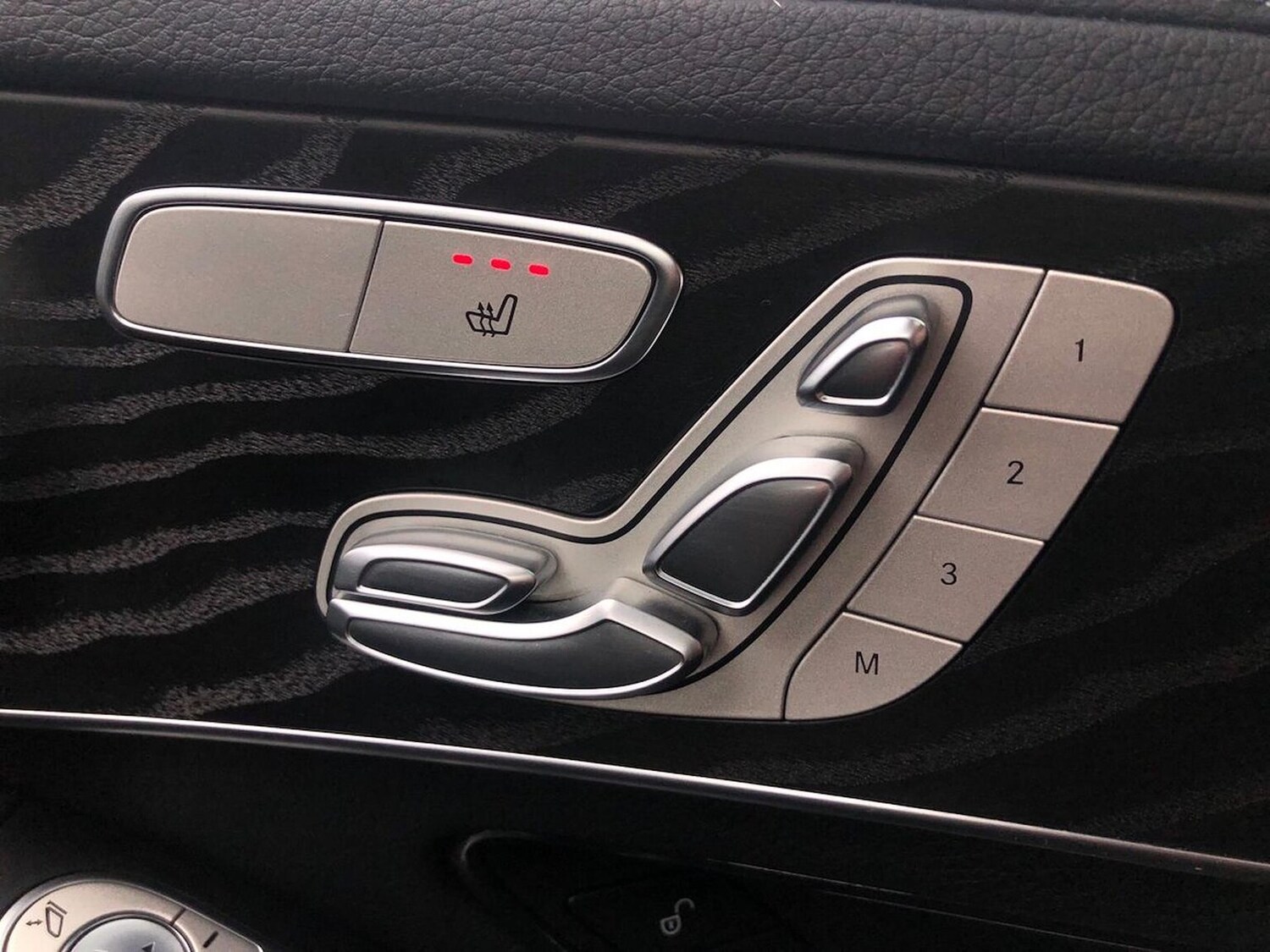 Used Mercedes-Benz GLC 2019 for sale - 76422313: Photo 30