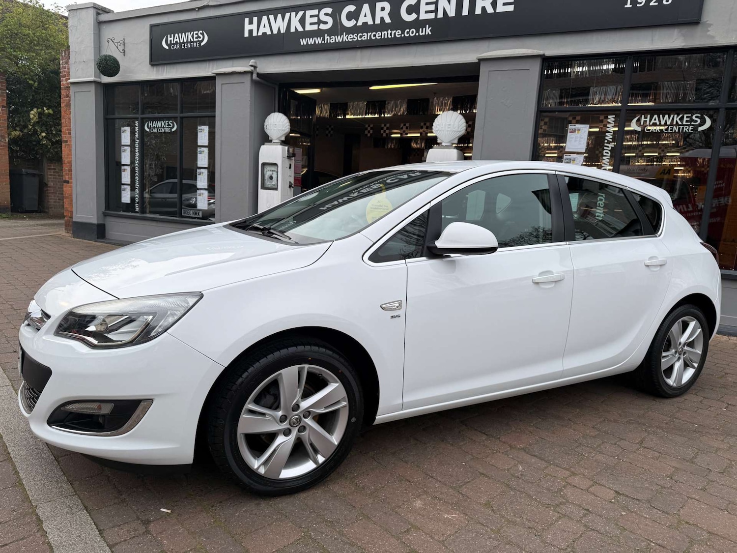 Used Vauxhall Astra 2015 for sale - 78028997: Photo 1