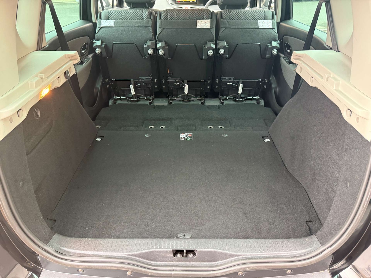 Used Renault Scenic 2012 for sale - 78068060: Photo 12