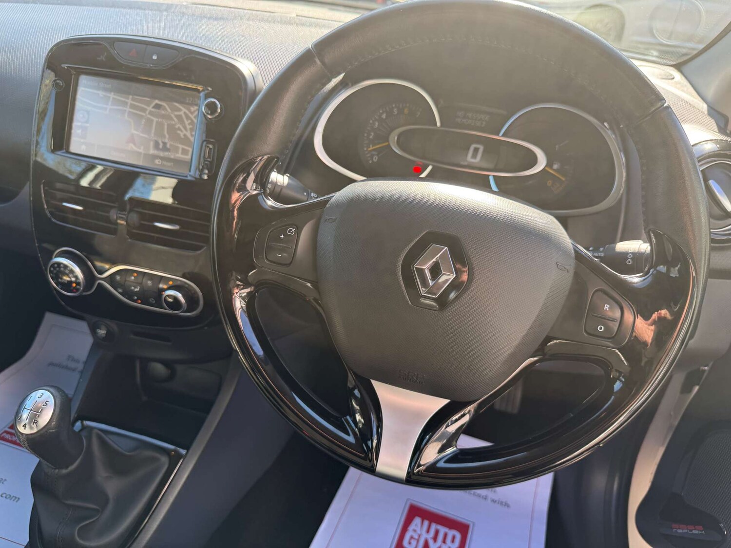 Used Renault Clio 2015 for sale - 78029008: Photo 11