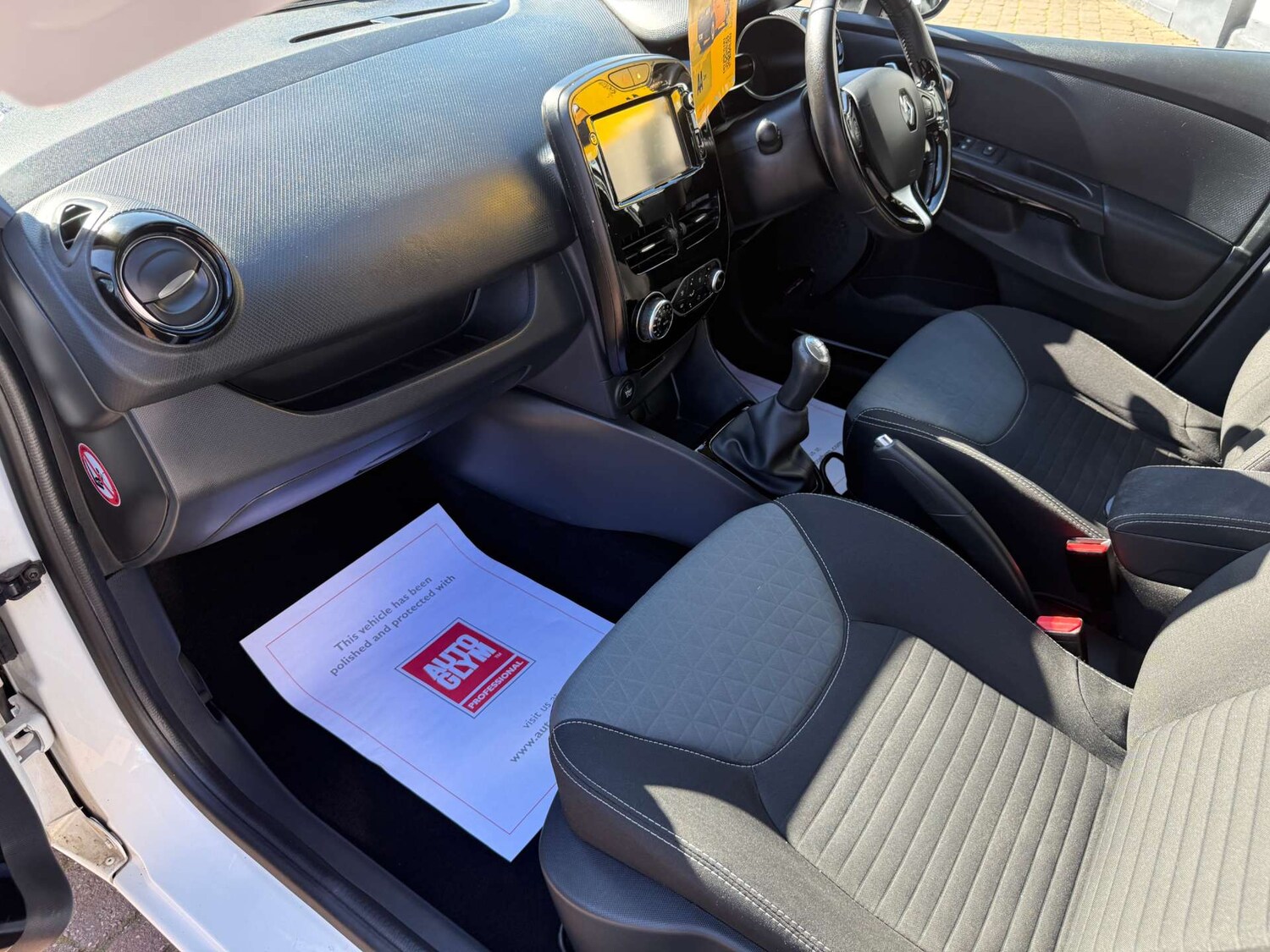 Used Renault Clio 2015 for sale - 78029008: Photo 15