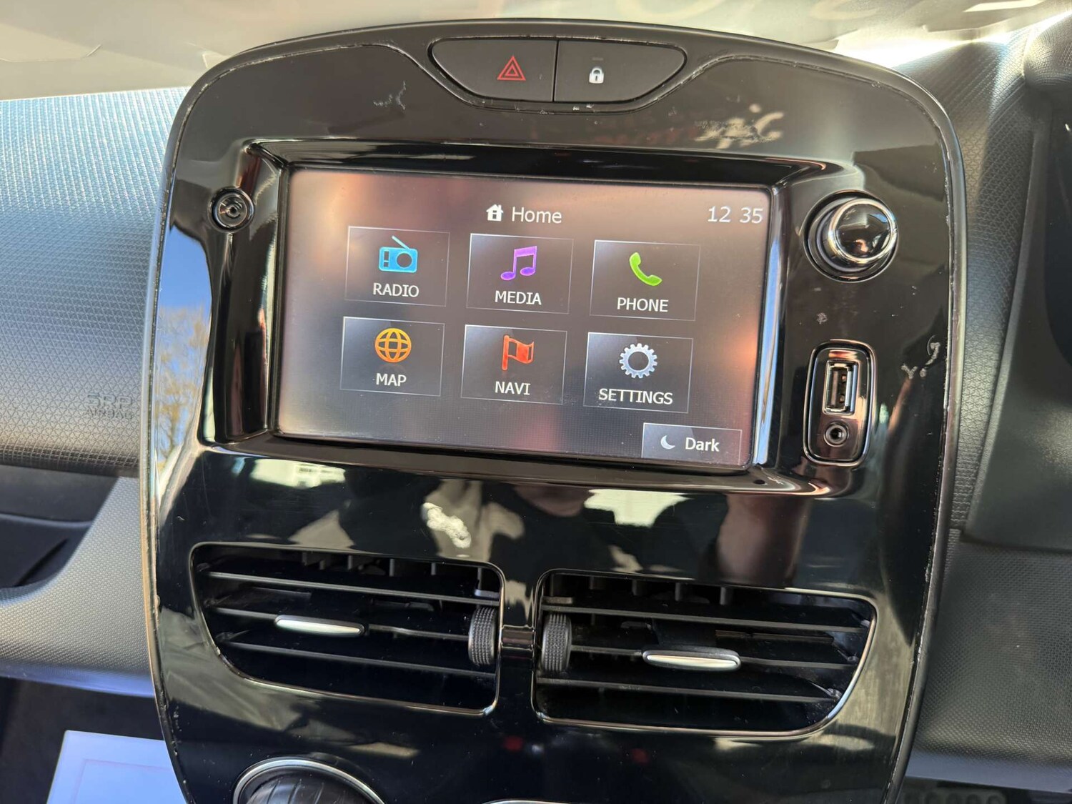 Used Renault Clio 2015 for sale - 78029008: Photo 17