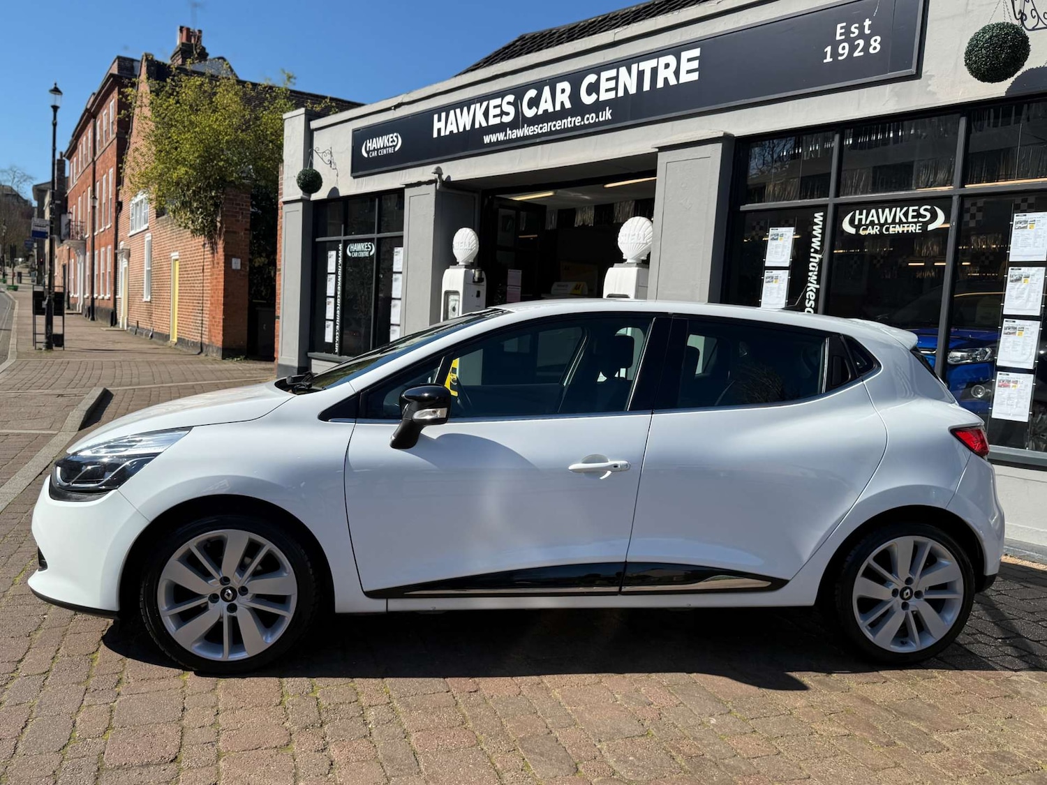 Used Renault Clio 2015 for sale - 78029008: Photo 2