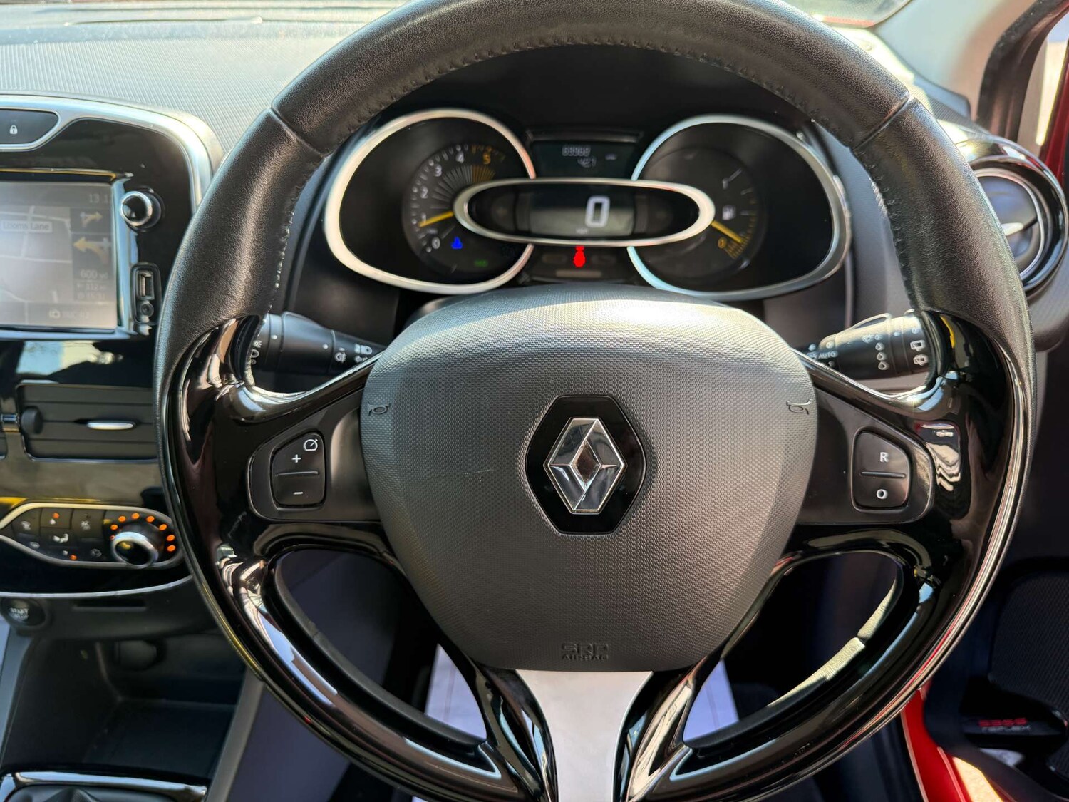 Used Renault Clio 2015 for sale - 78029007: Photo 29