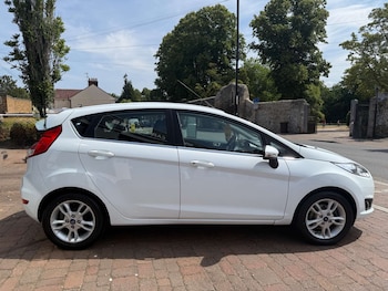 Used Ford Fiesta 2015 for sale - 79296732: Photo