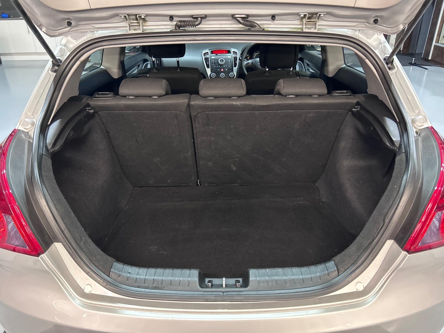 Used Kia Pro Ceed 2010 for sale - 76953493: Photo 21