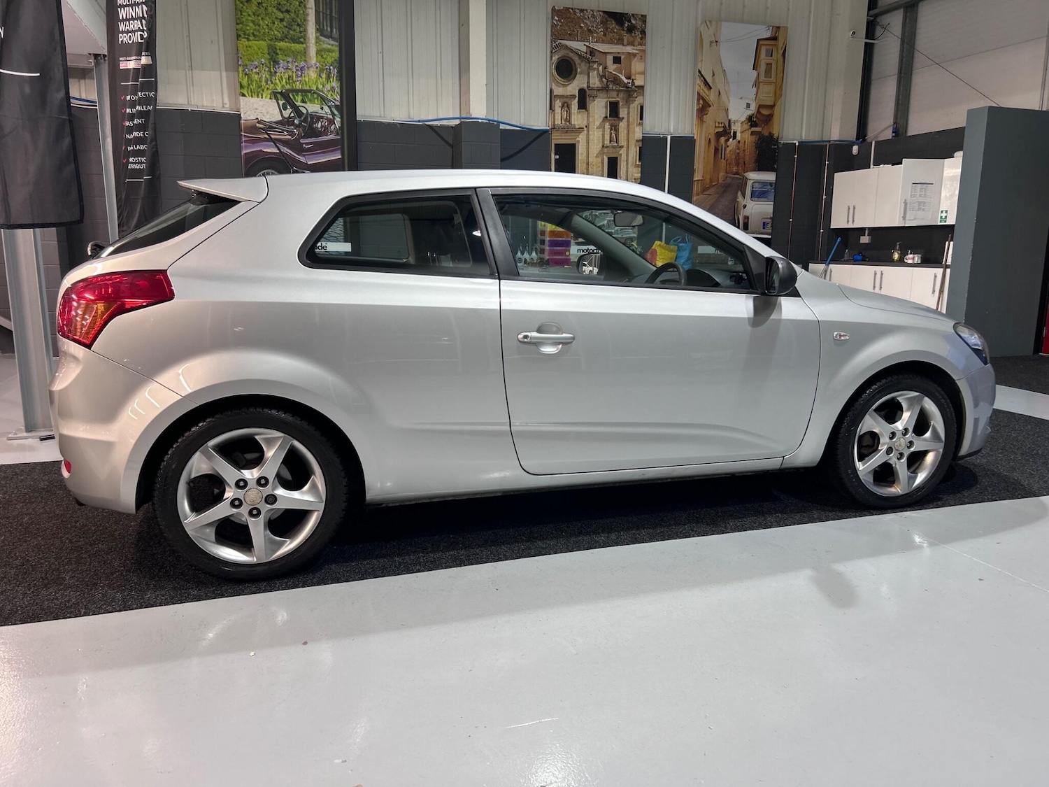 Used Kia Pro Ceed 2010 for sale - 76953493: Photo 4