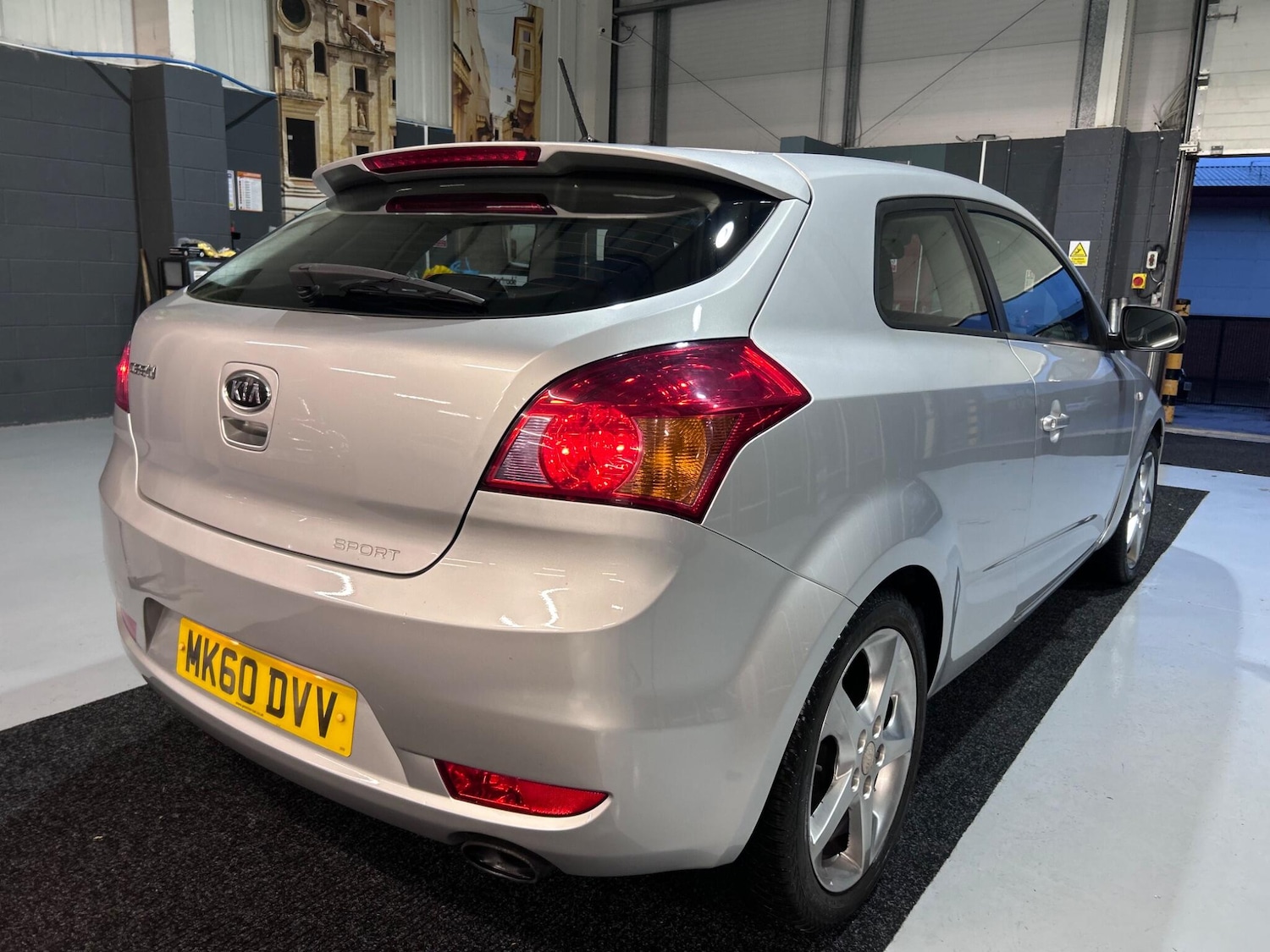 Used Kia Pro Ceed 2010 for sale - 76953493: Photo 7