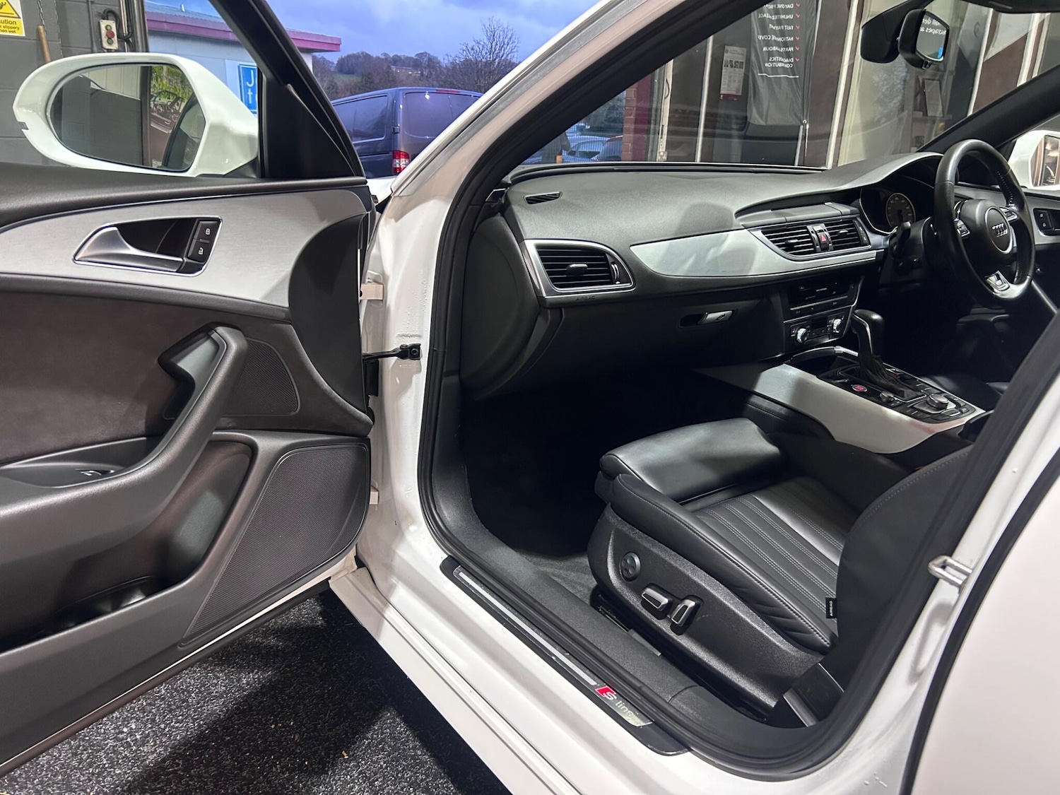 Used Audi A6 2016 for sale - 77190461: Photo 2