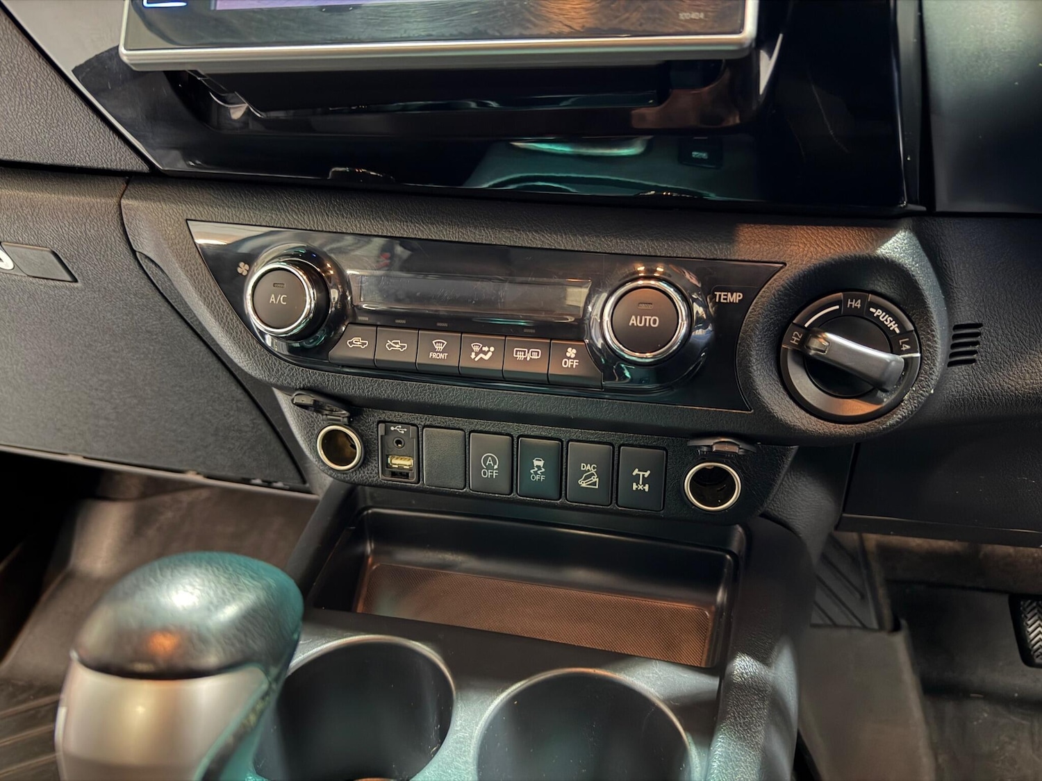 Used Toyota Hilux 2018 for sale - 77784529: Photo 23