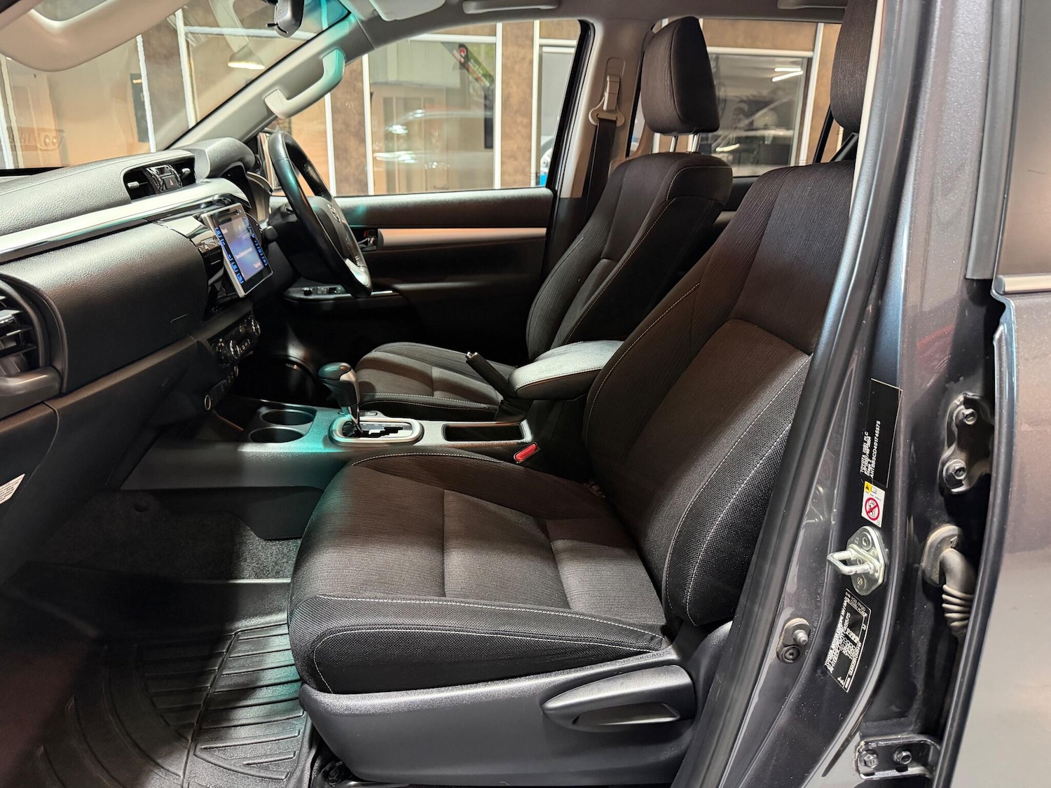 Used Toyota Hilux 2018 for sale - 77784529: Photo 25