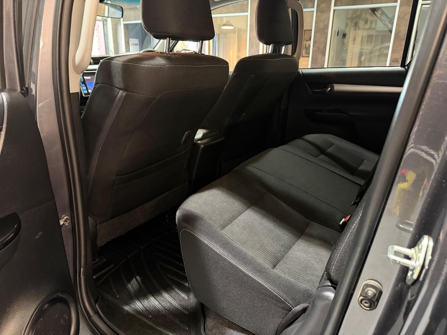 Used Toyota Hilux 2018 for sale - 77784529: Photo 32