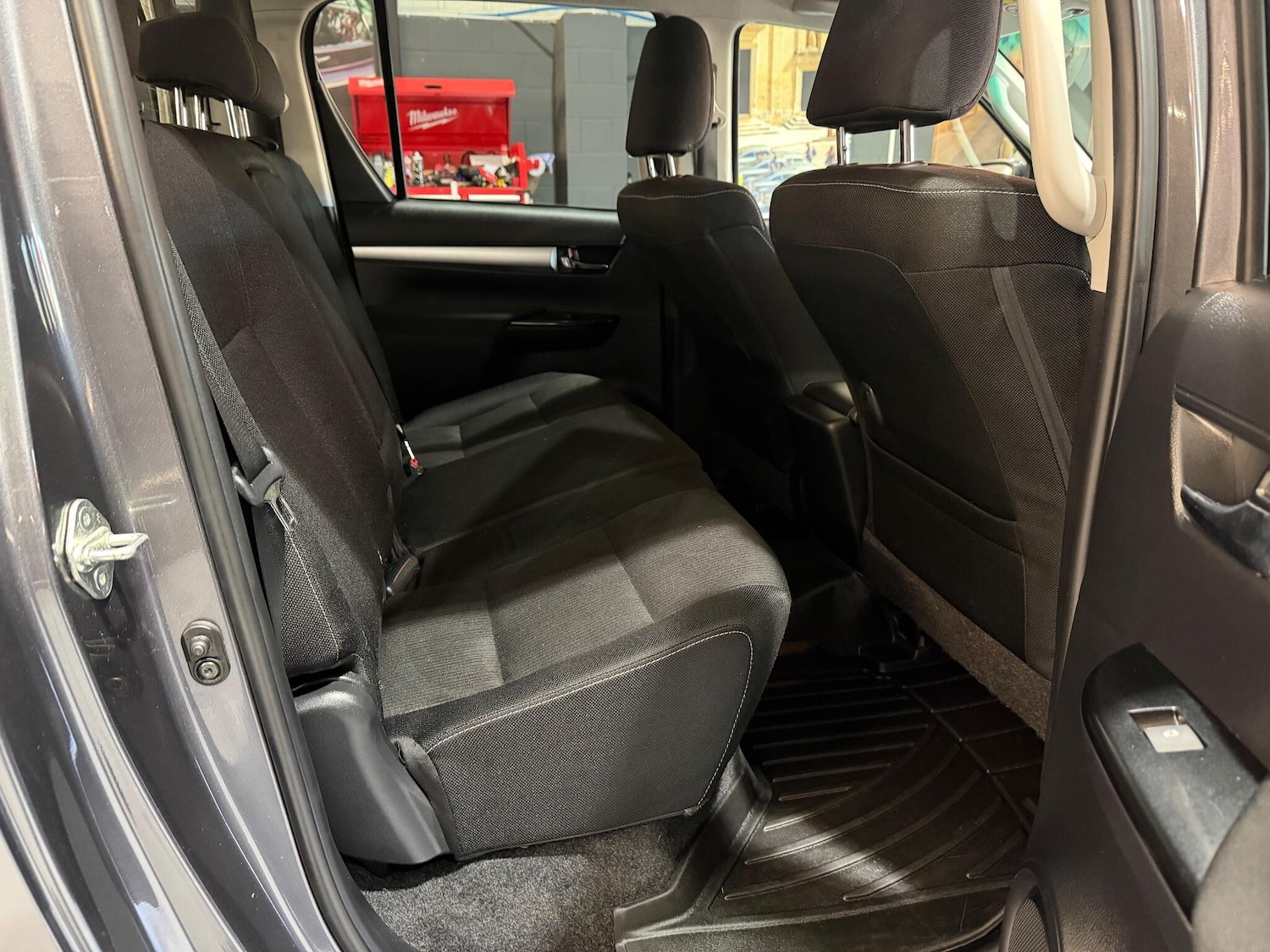 Used Toyota Hilux 2018 for sale - 77784529: Photo 37