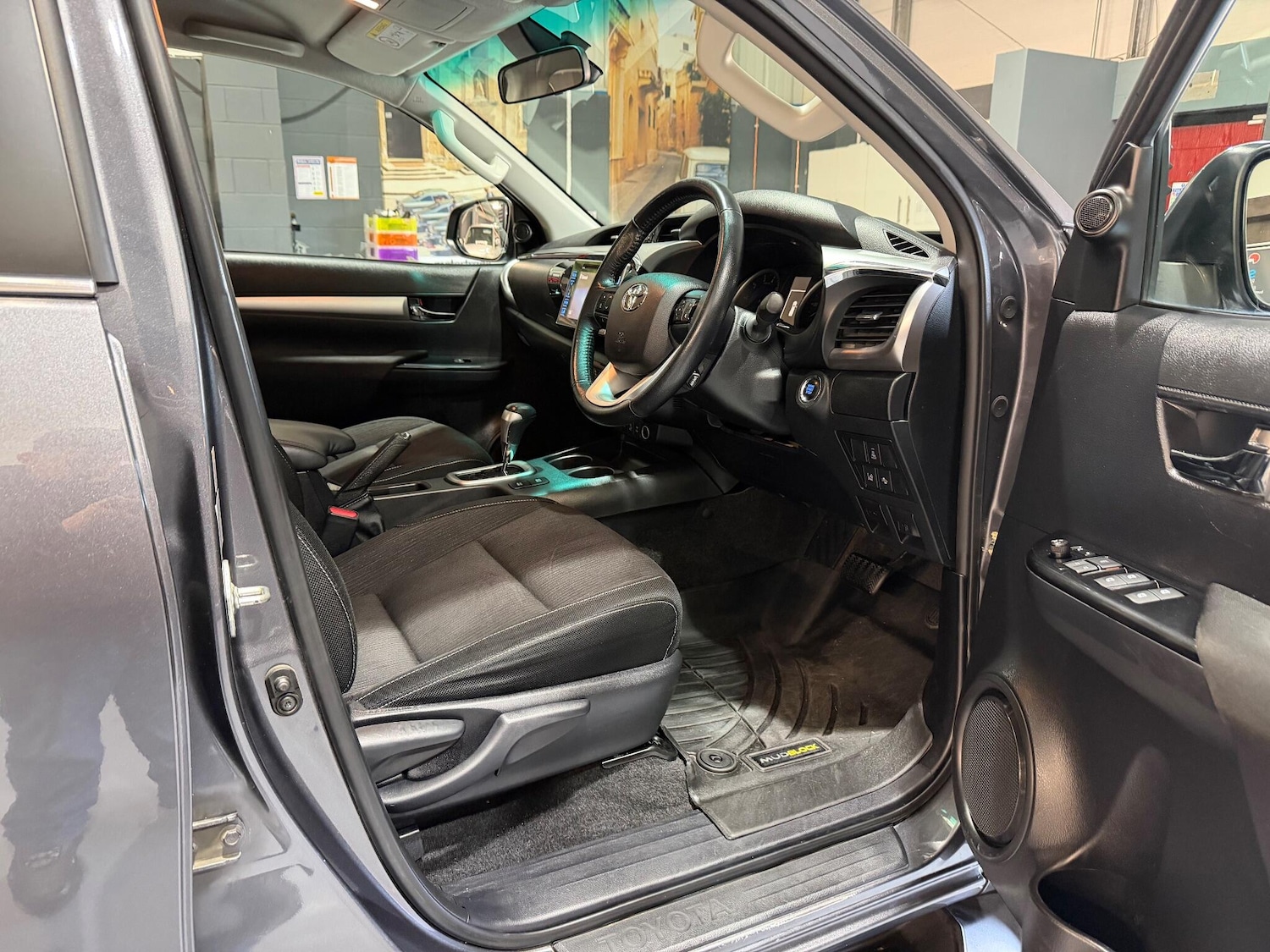 Used Toyota Hilux 2018 for sale - 77784529: Photo 43