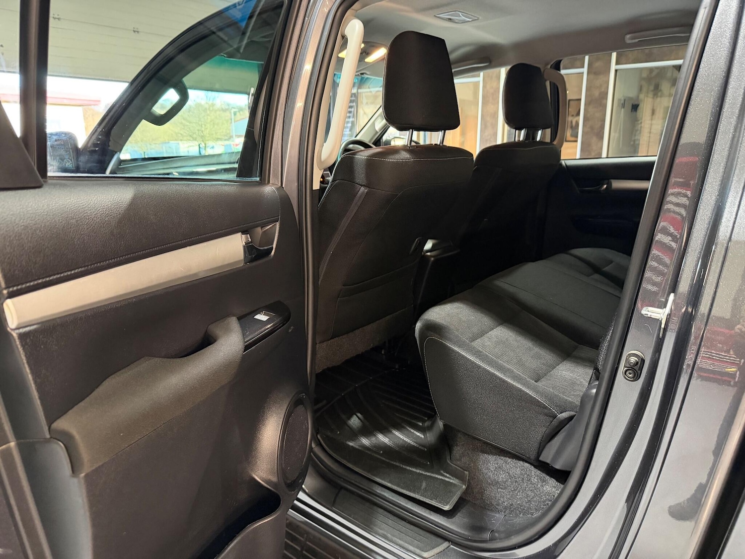 Used Toyota Hilux 2018 for sale - 77784529: Photo 45