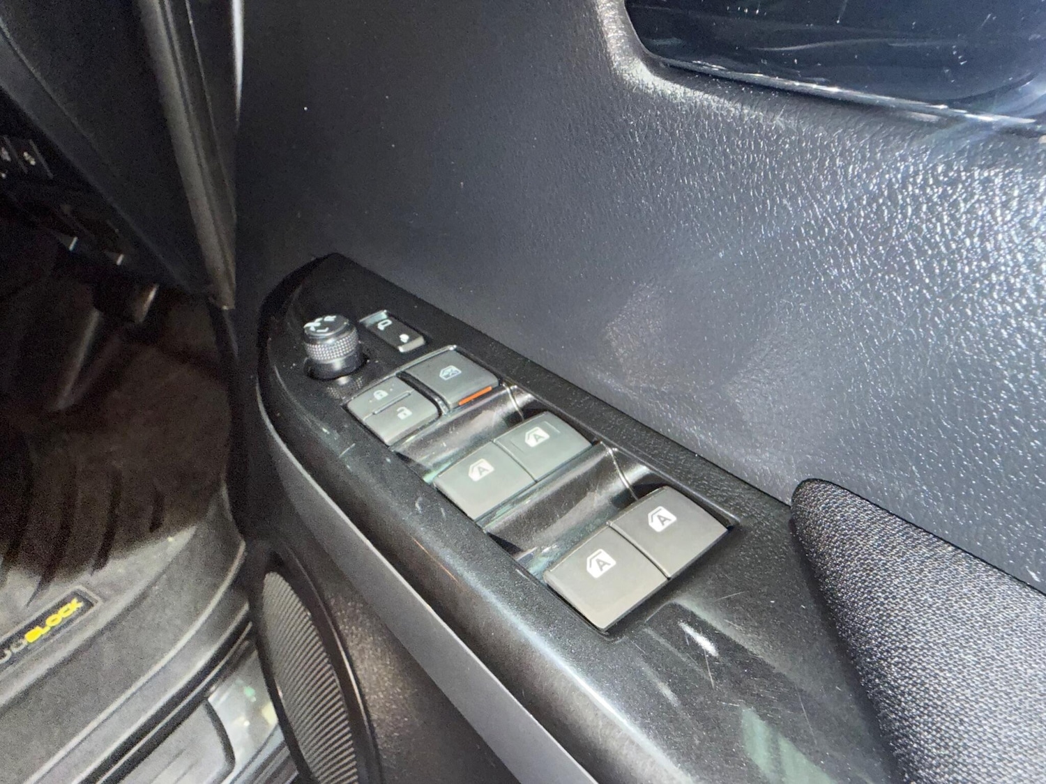 Used Toyota Hilux 2018 for sale - 77784529: Photo 47