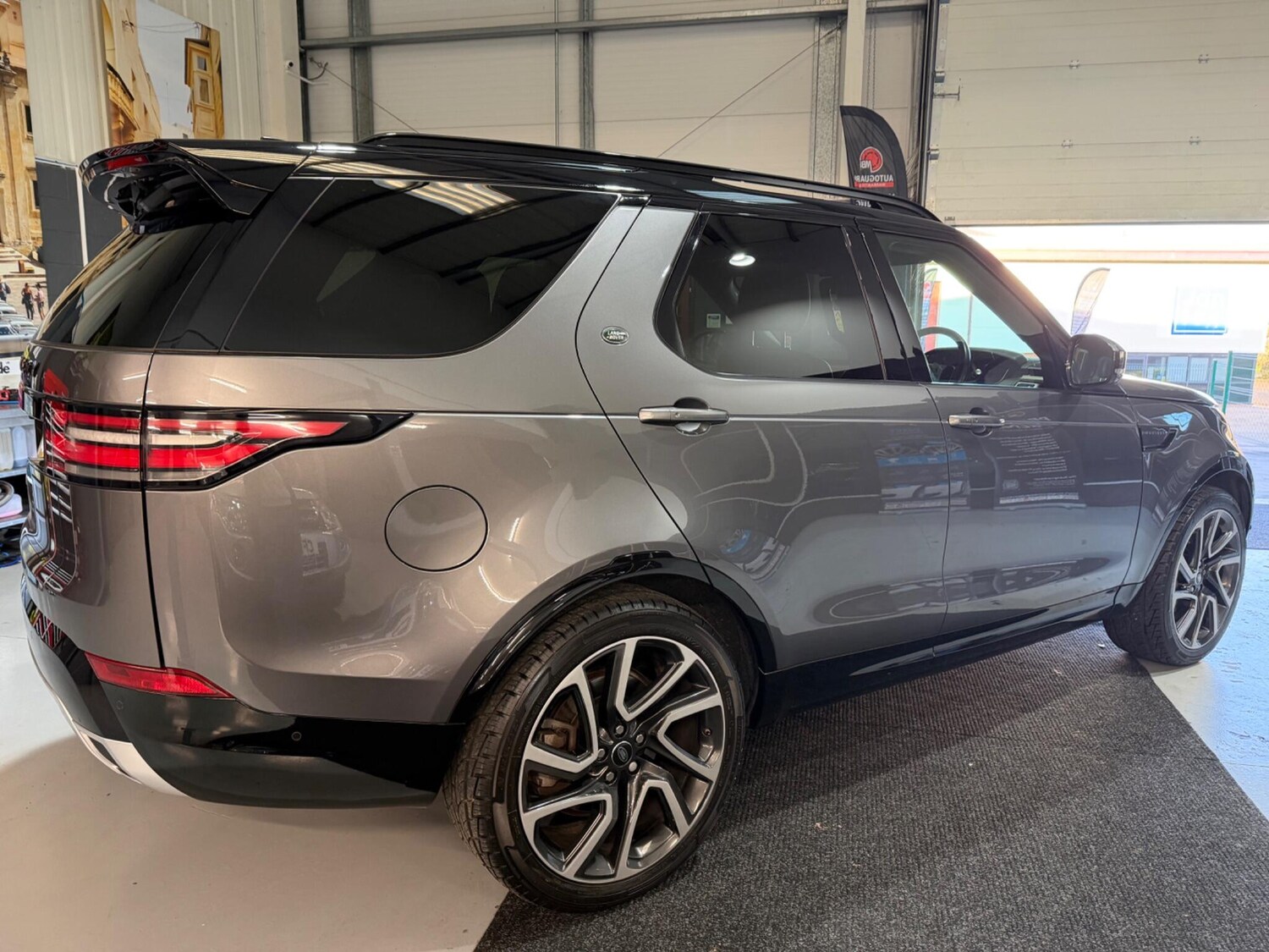 Used Land Rover Discovery 2019 for sale - 78141464: Photo 12