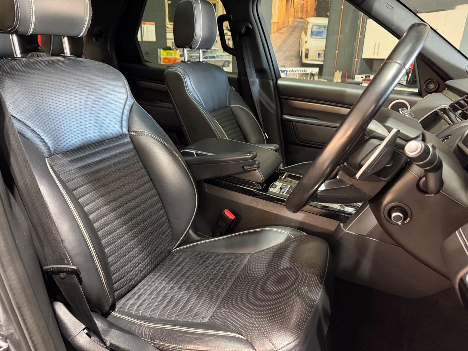 Used Land Rover Discovery 2019 for sale - 78141464: Photo 15