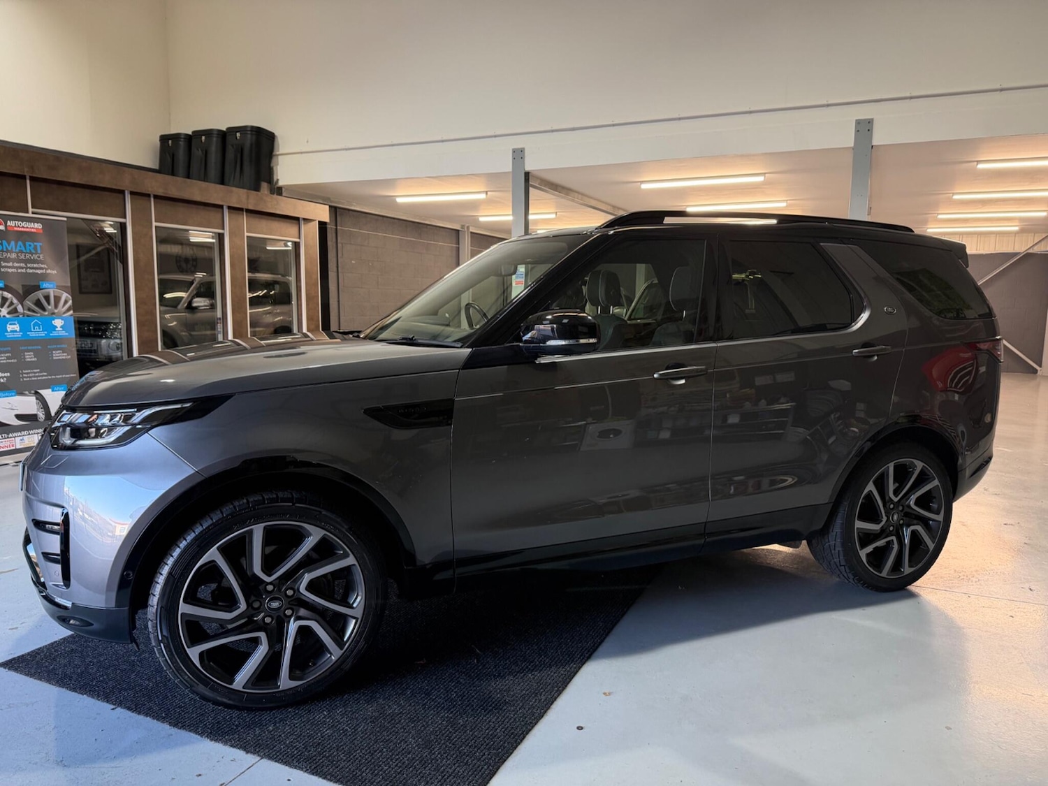 Used Land Rover Discovery 2019 for sale - 78141464: Photo 3