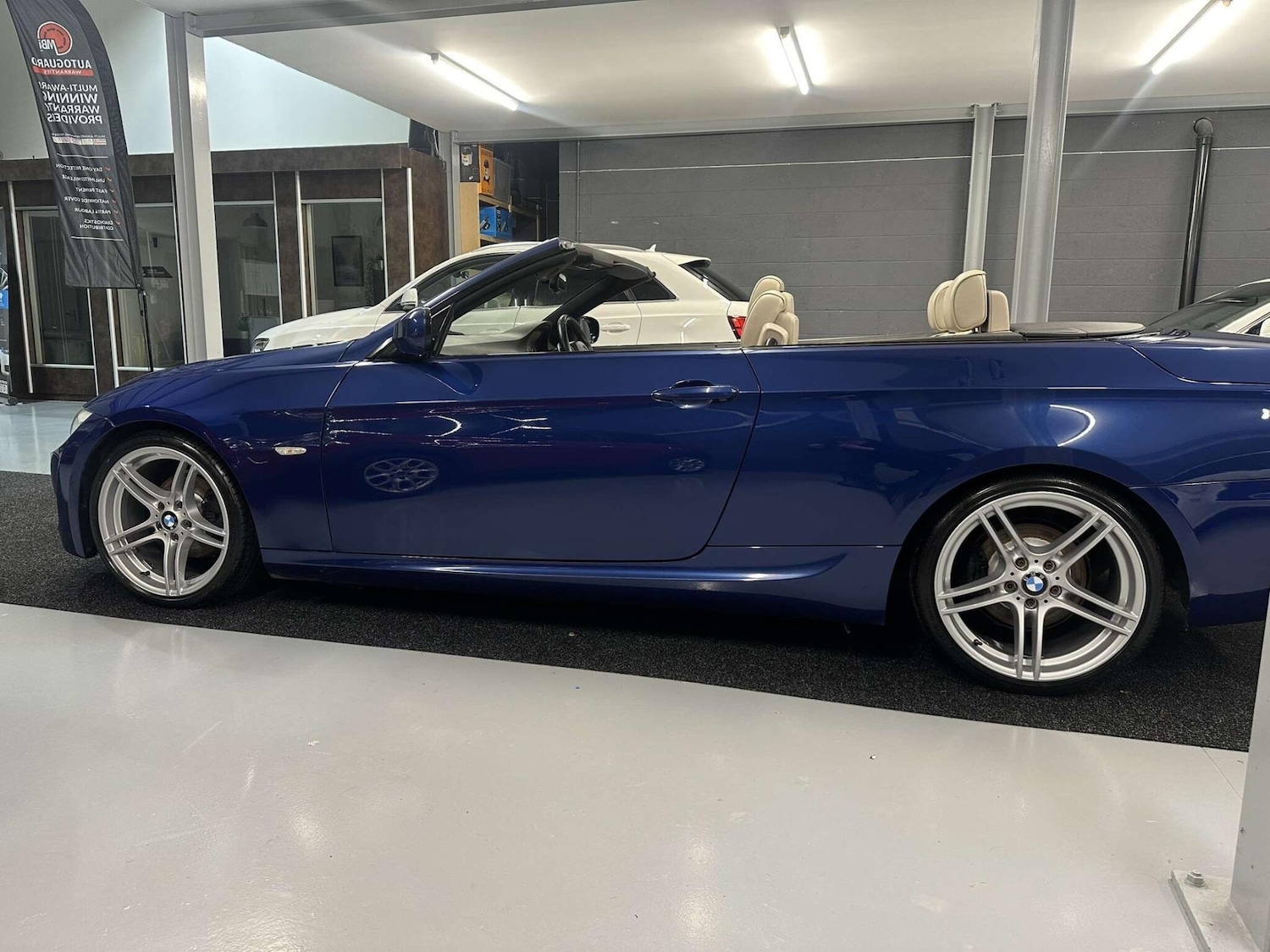 Used BMW 3 Series 2011 for sale - 76926449: Photo 11