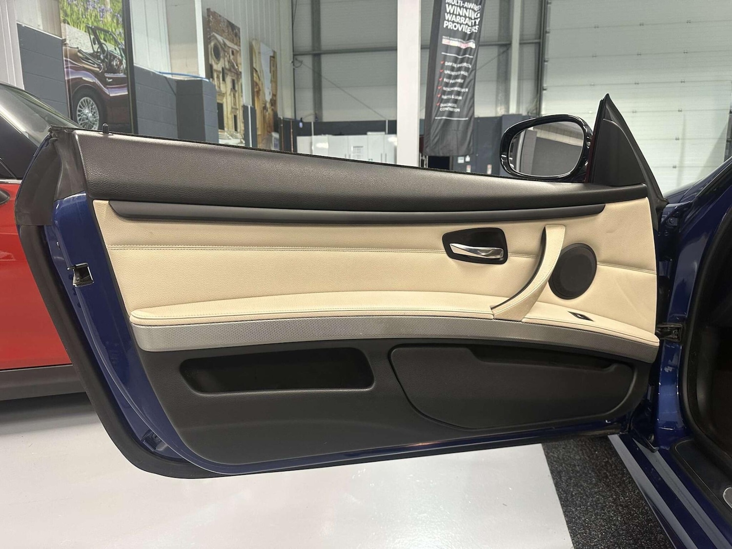 Used BMW 3 Series 2011 for sale - 76926449: Photo 32