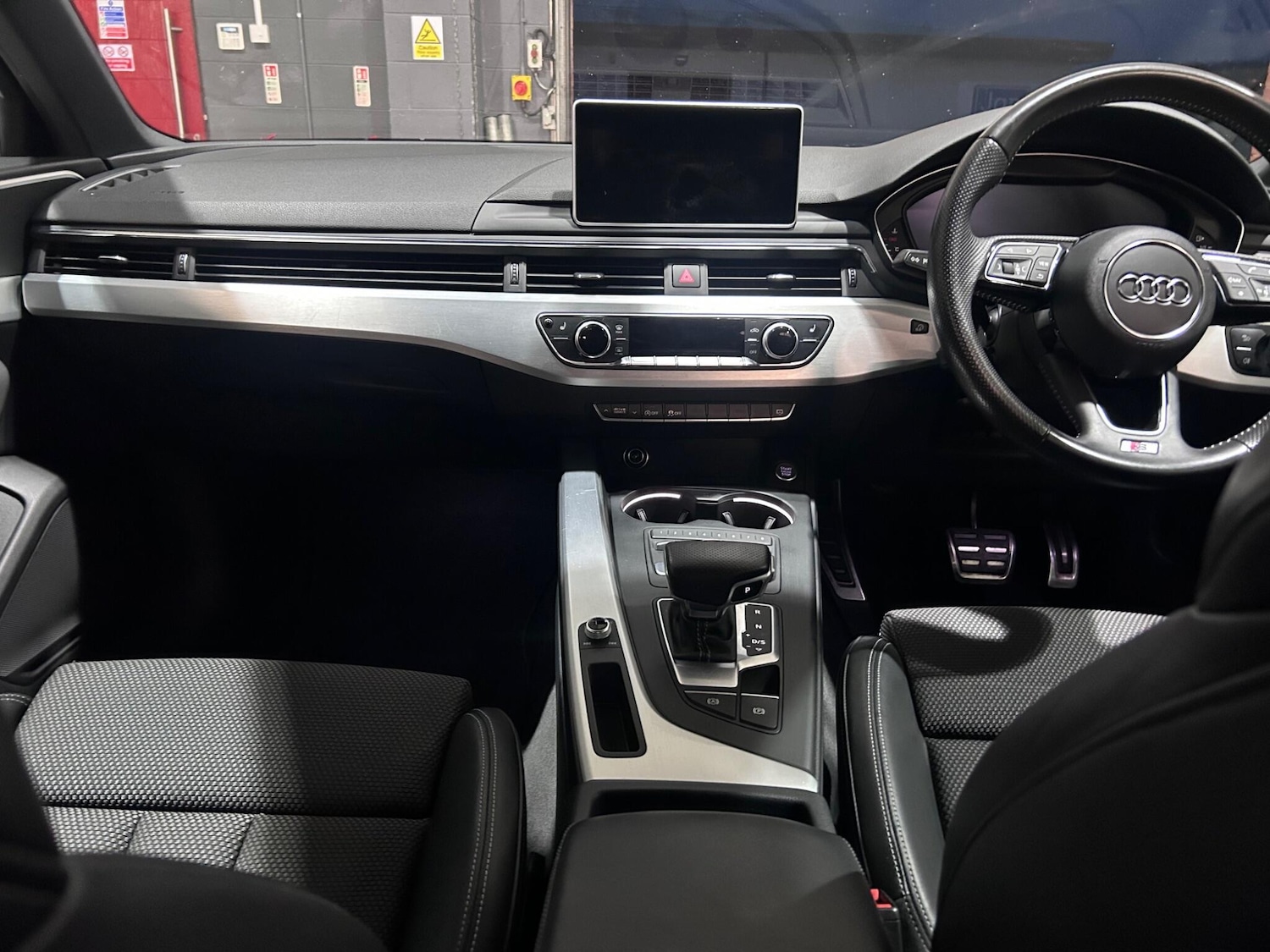 Used Audi A4 2016 for sale - 76925942: Photo 11