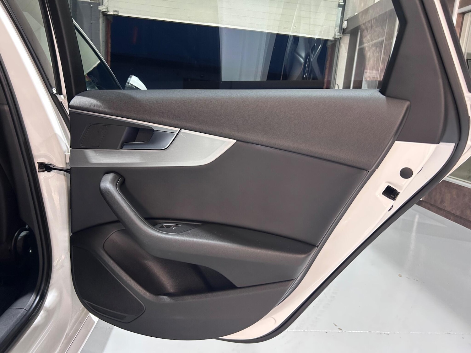 Used Audi A4 2016 for sale - 76925942: Photo 27