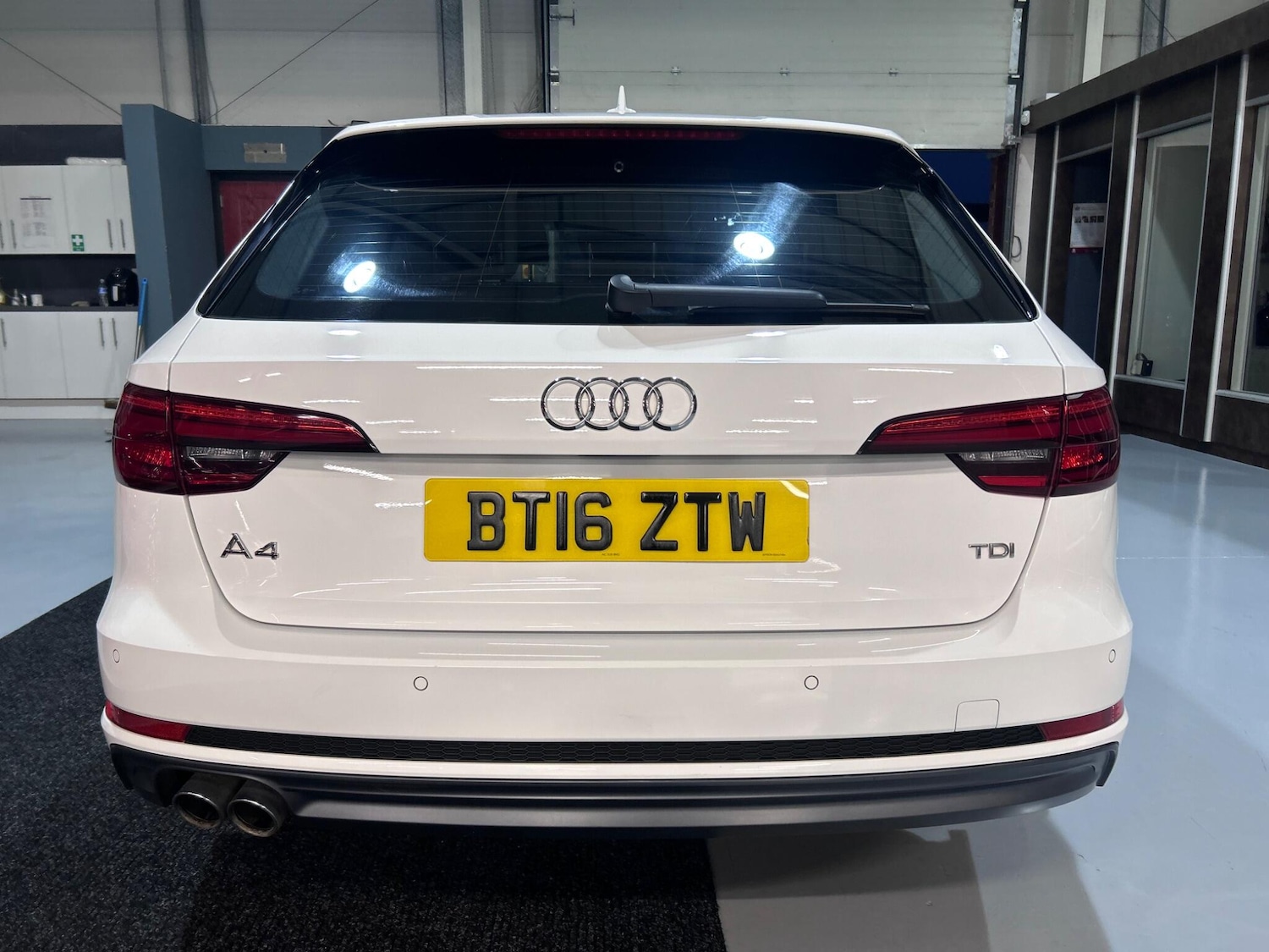 Used Audi A4 2016 for sale - 76925942: Photo 4