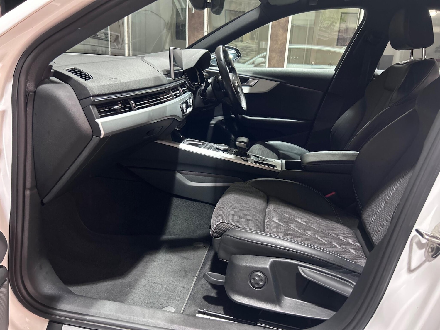 Used Audi A4 2016 for sale - 76925942: Photo 40