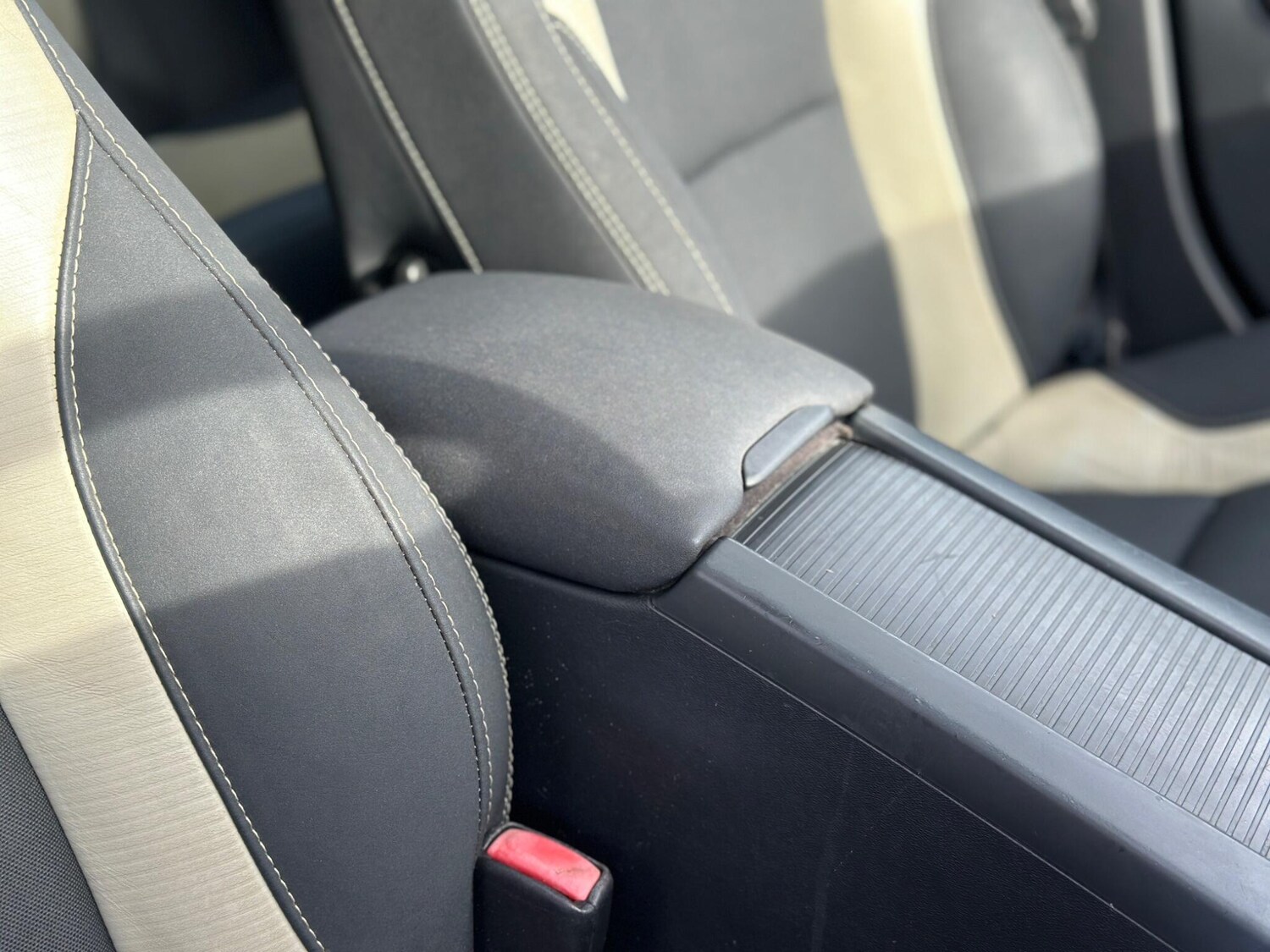 Used Volvo S60 2011 for sale - 77586381: Photo 23