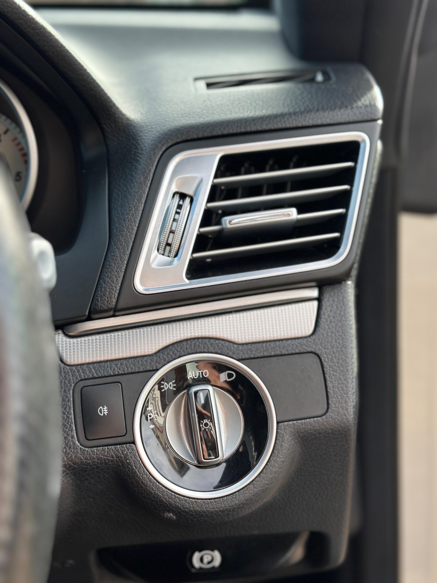 Used Mercedes-Benz E Class 2014 for sale - 76952681: Photo 17