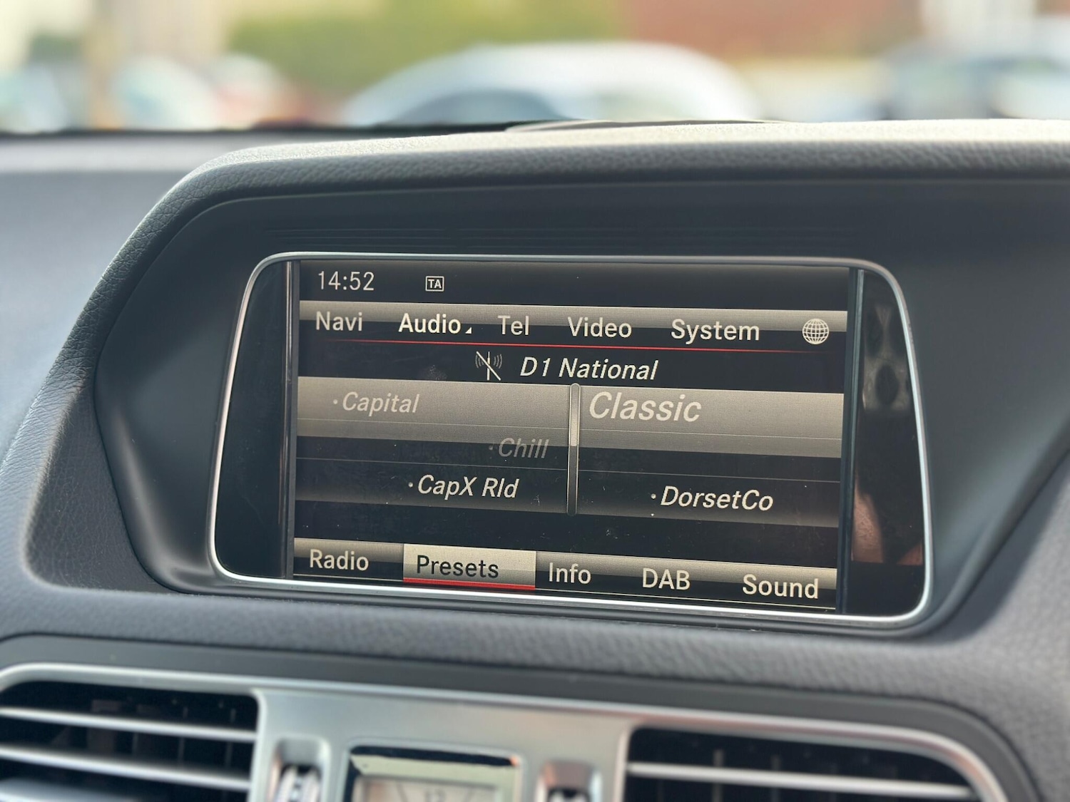 Used Mercedes-Benz E Class 2014 for sale - 76952681: Photo 18