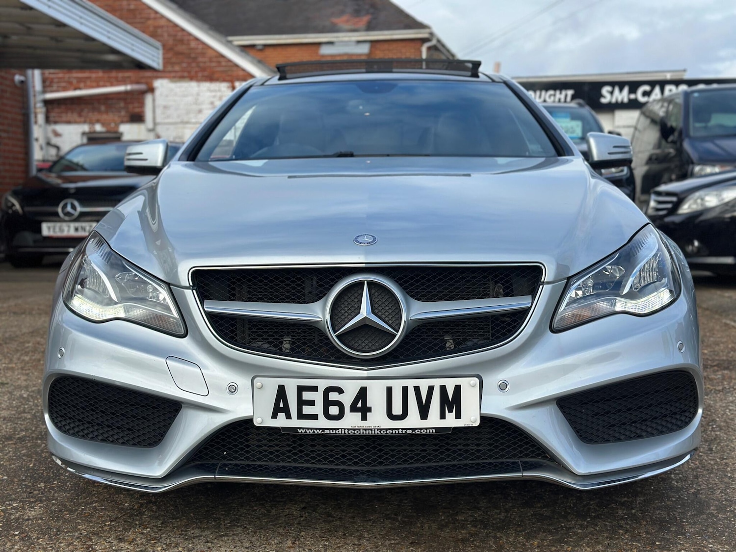 Used Mercedes-Benz E Class 2014 for sale - 76952681: Photo 2