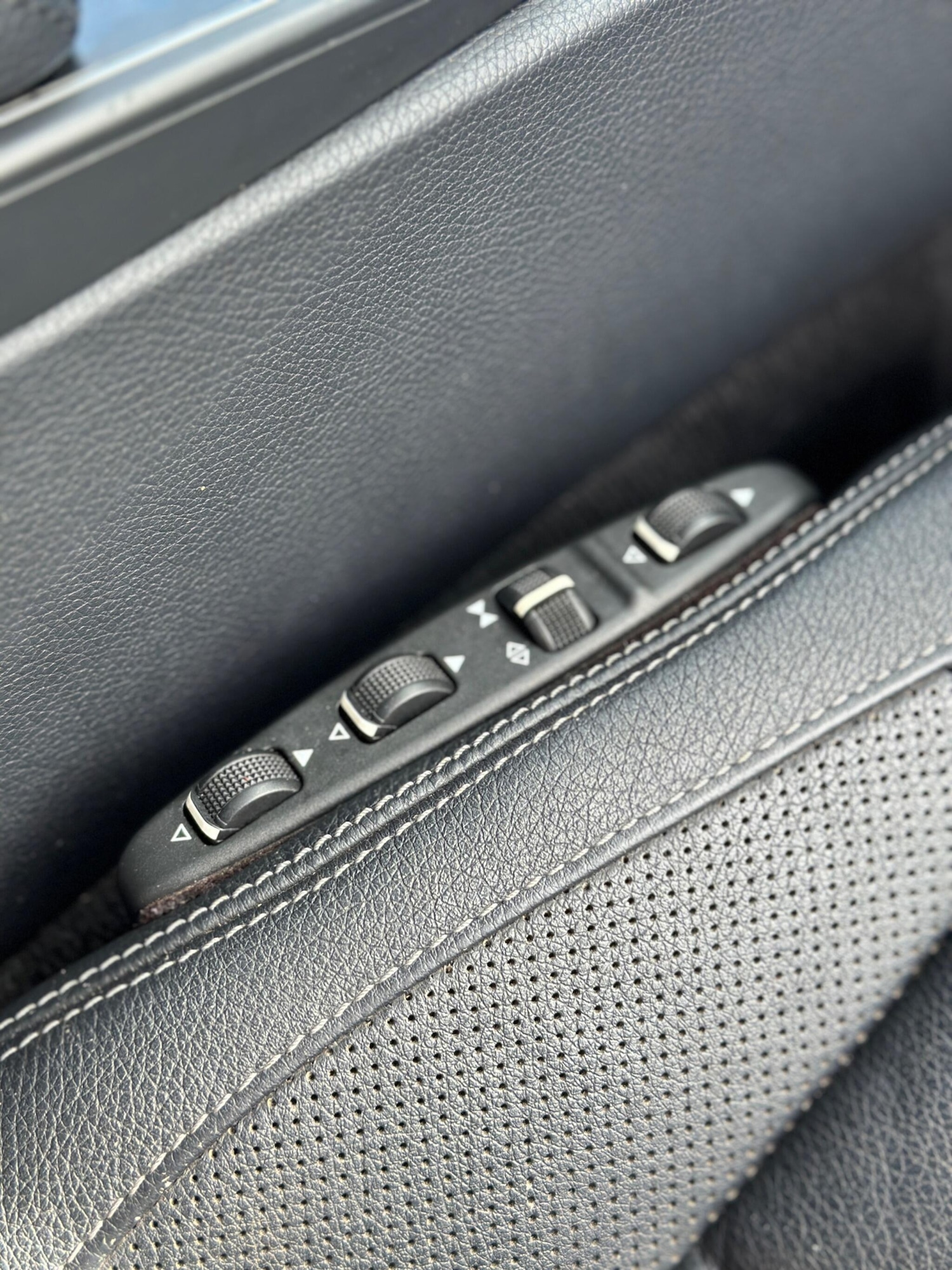 Used Mercedes-Benz E Class 2014 for sale - 76952681: Photo 26